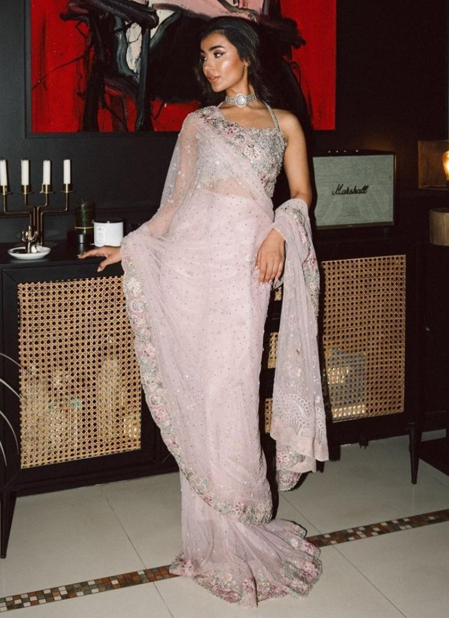 Sona Rafiq in Rosa Dreamweave Saree